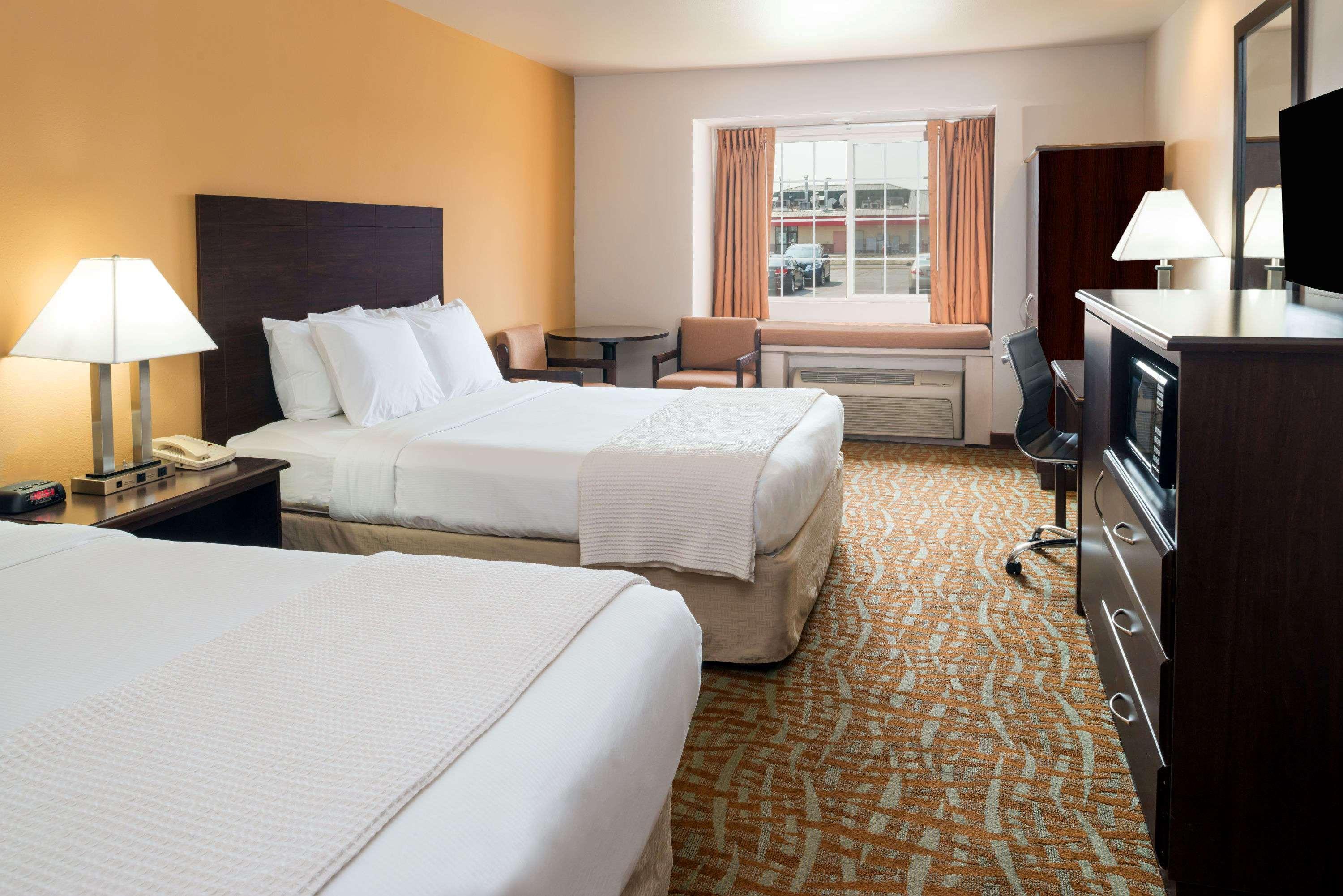 Days Inn & Suites By Wyndham Spokane Airport Эруэй-Хайтс Экстерьер фото